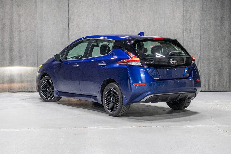 Nissan Leaf SV 2023-4