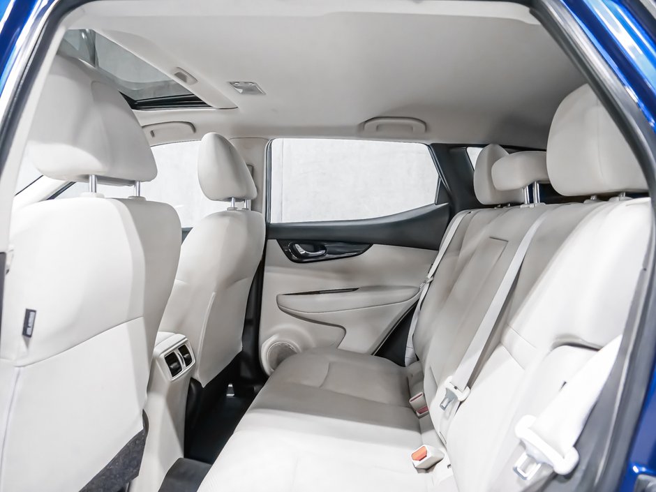 Nissan Qashqai AWD SV TOIT OUVRANT SIÈGES ET VOLANT CHAUFFANT 2022-14