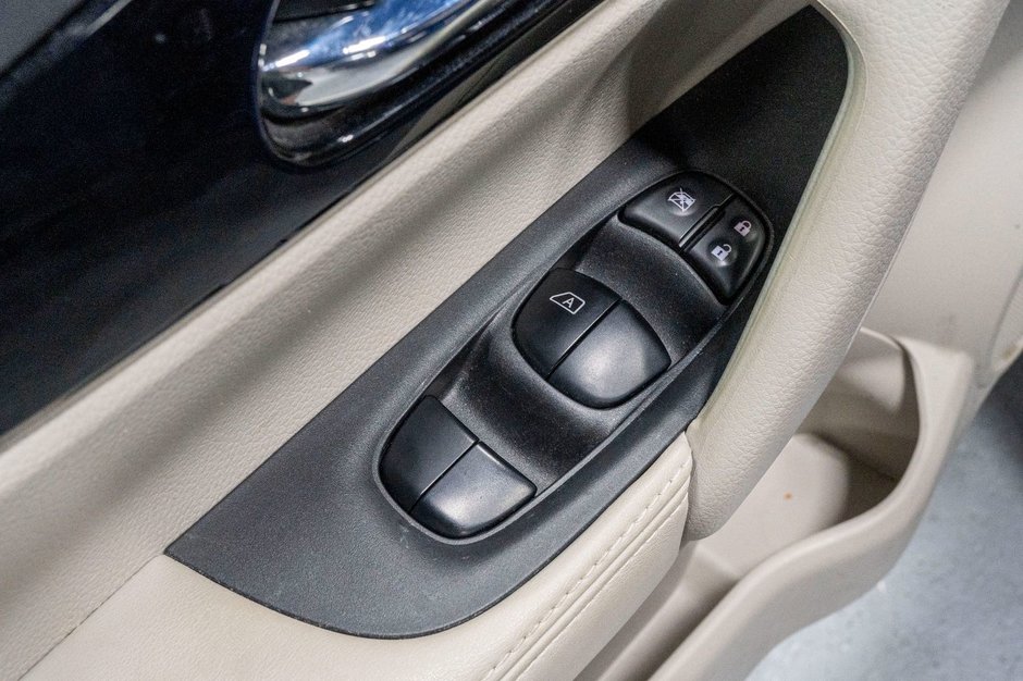 Nissan Qashqai SV 2023-14
