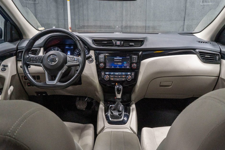 Nissan Qashqai SV 2023-8