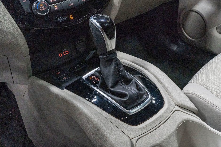 Nissan Qashqai SV 2023-15