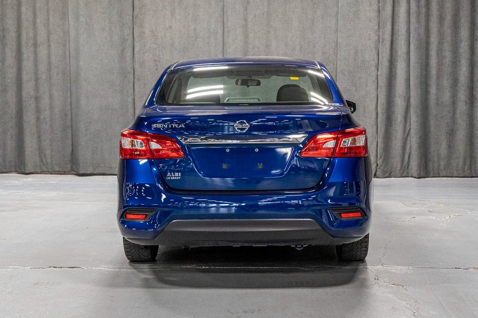 Nissan Sentra  2019-4