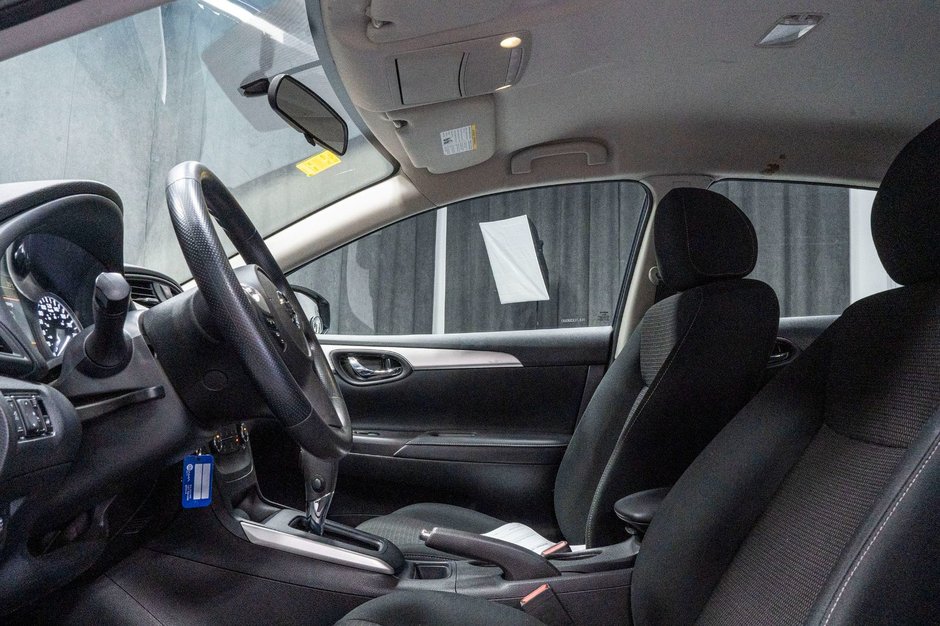 Nissan Sentra  2019-14