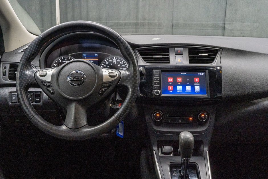Nissan Sentra  2019-8