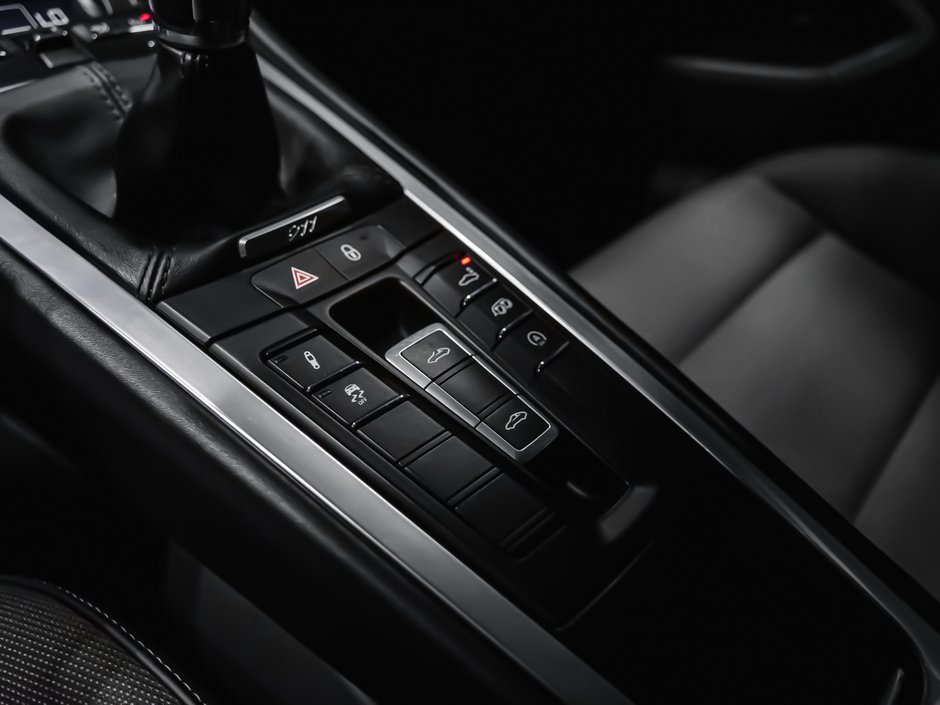 Porsche 911 TARGA 4 MANUAL 2018-28