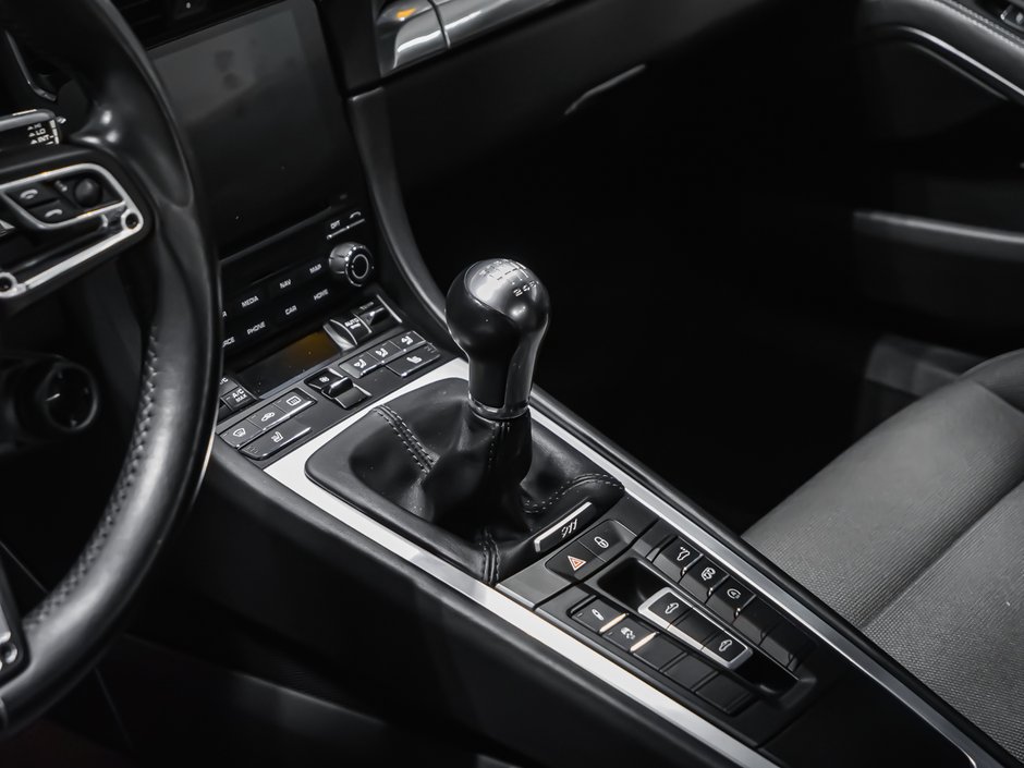 Porsche 911 TARGA 4 MANUAL 2018-18