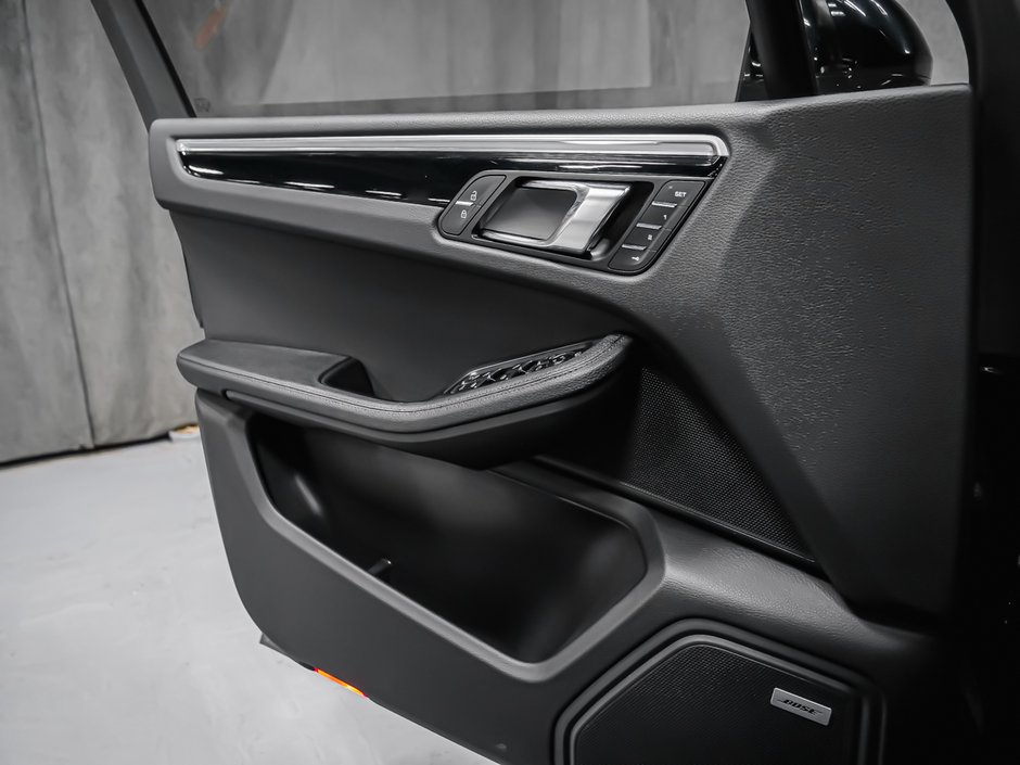 Porsche Macan S 2022-11