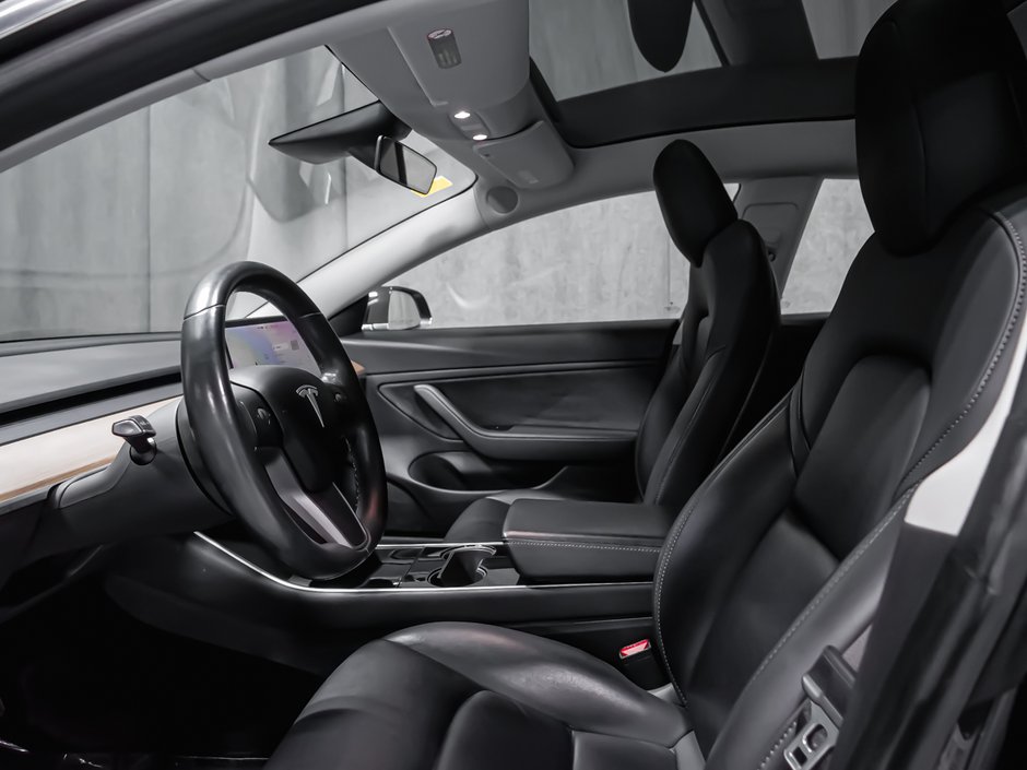 Tesla MODEL 3 2 ENSEMBLE DE PNEU SIÈGES CHAUFFANTS 2018-10