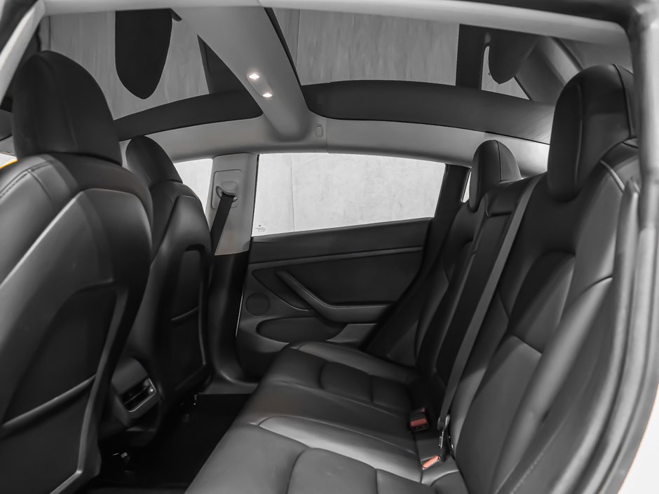 Tesla Model 3  2022-15