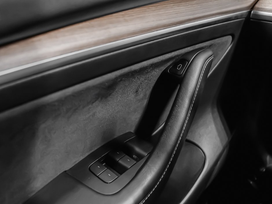 Tesla Model 3  2022-12