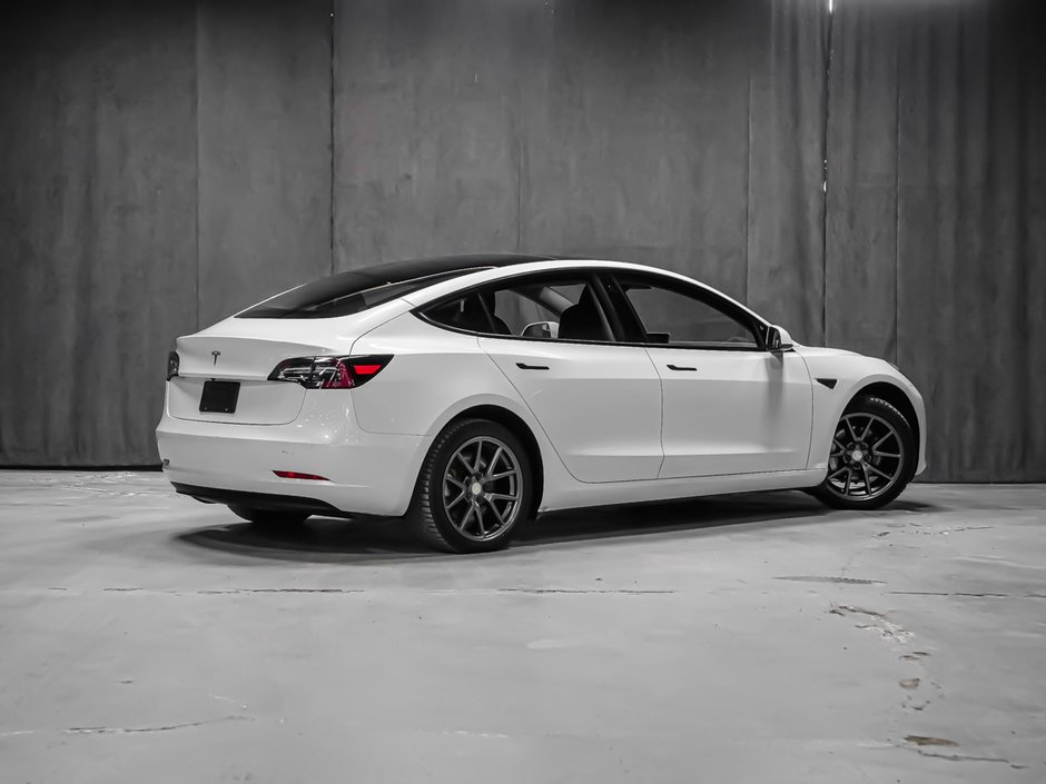 Tesla Model 3  2022-2