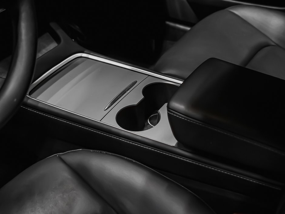 Tesla Model 3  2022-7