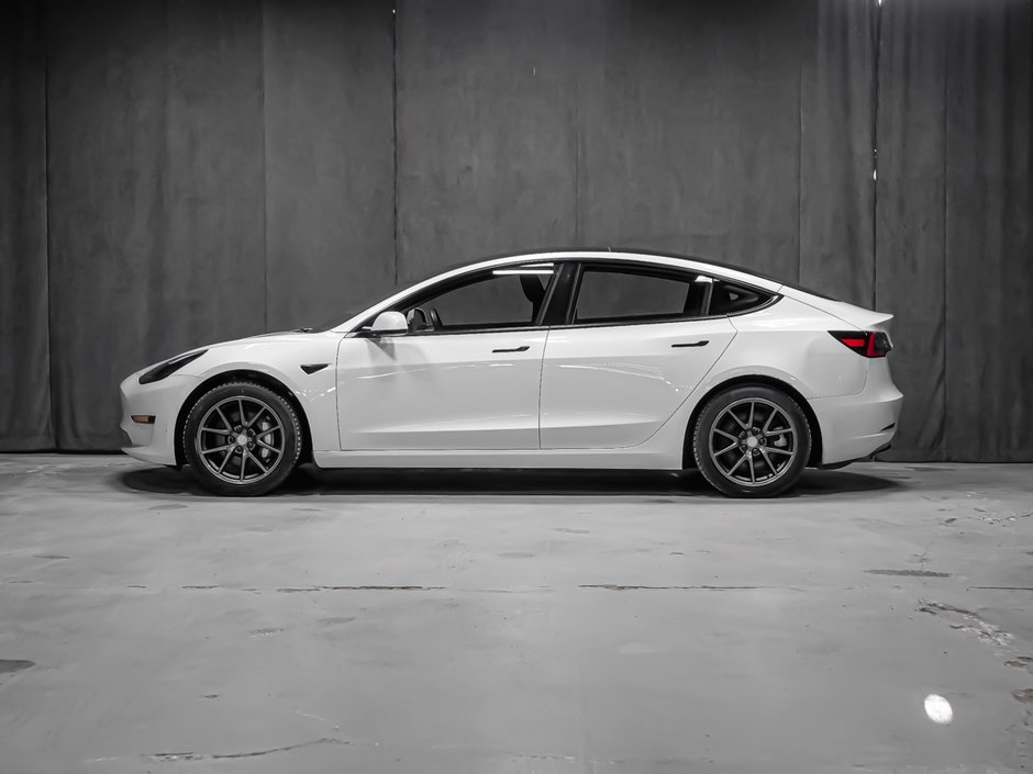 Tesla Model 3  2022-3