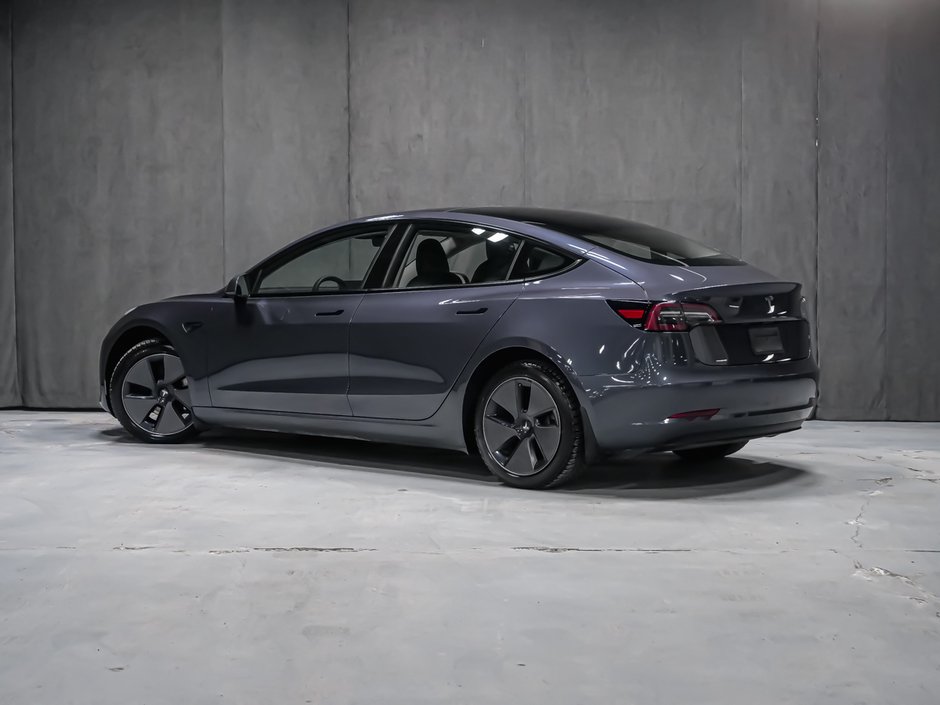 Tesla Model 3  2023-4