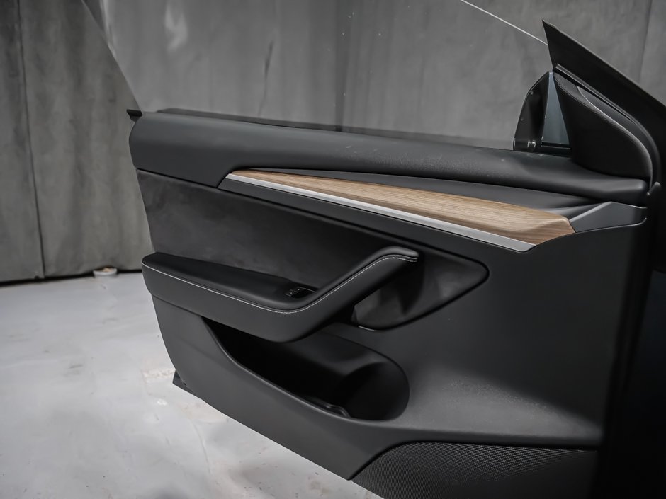 Tesla Model 3  2023-12