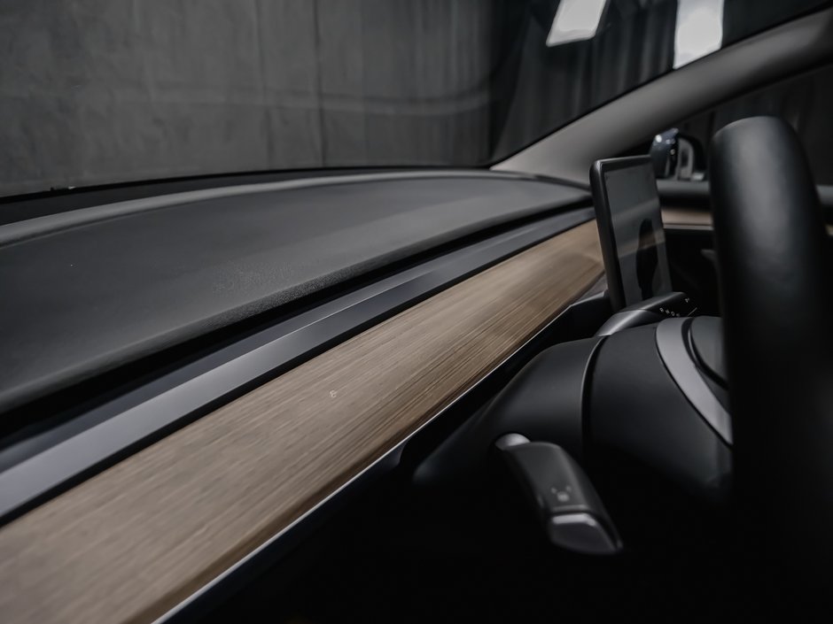 Tesla Model 3  2023-10