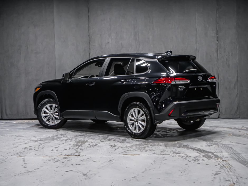 Toyota Corolla Cross LE 2023-3