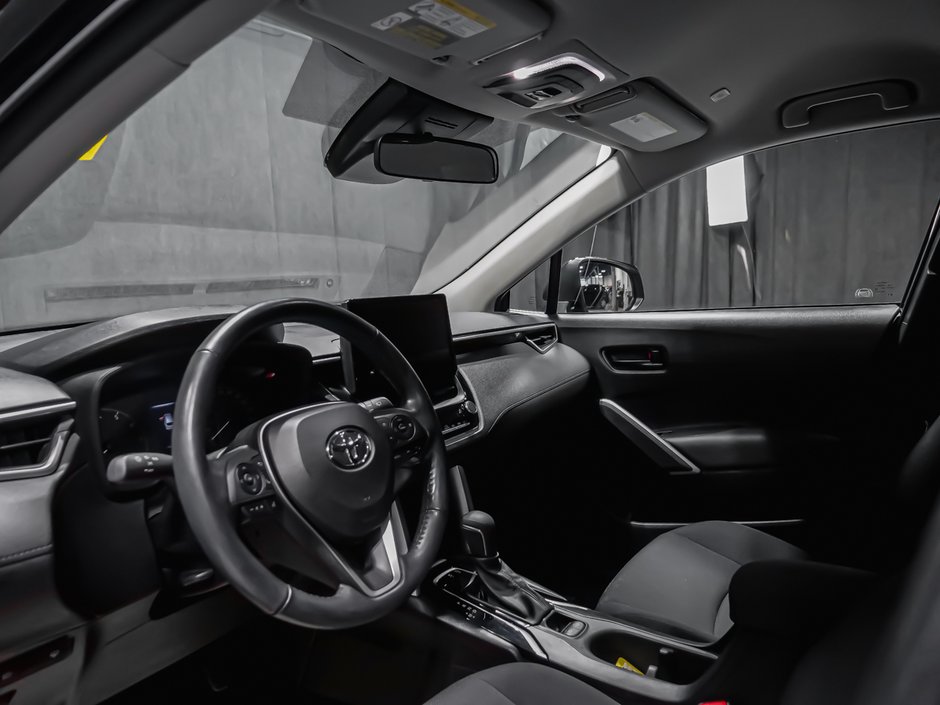 Toyota Corolla Cross LE 2023-6