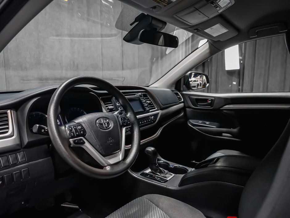 Toyota Highlander LE 2019-6