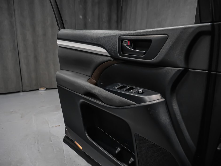 Toyota Highlander LE 2019-9