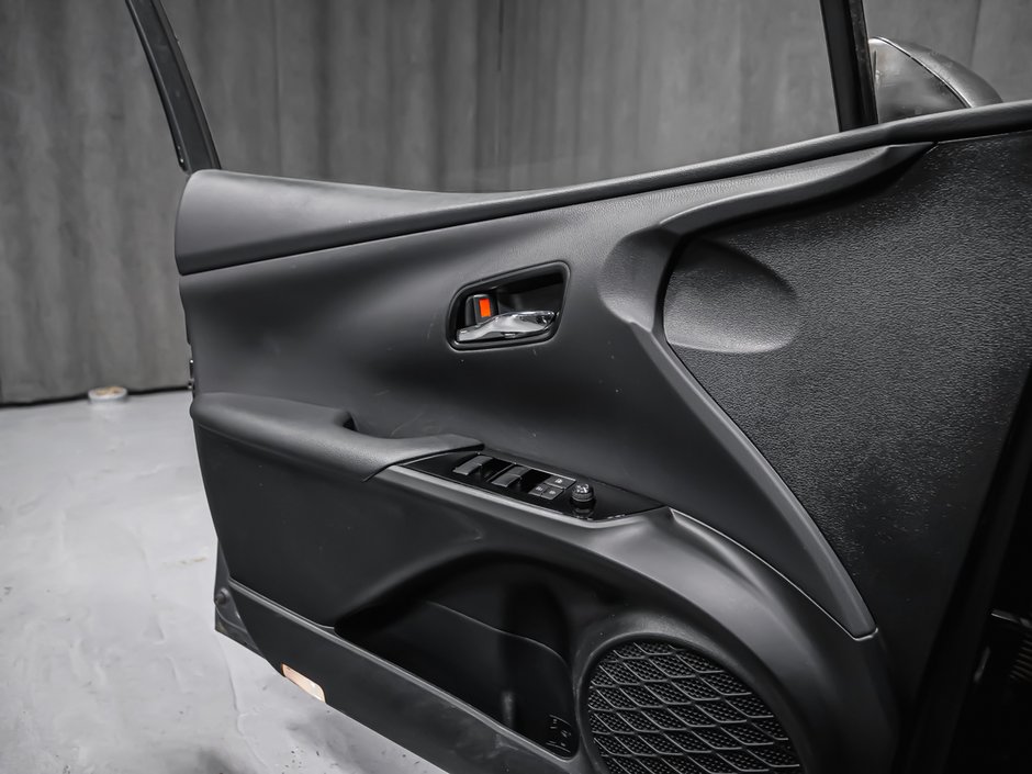 2021 Toyota PRIUS PRIME-13