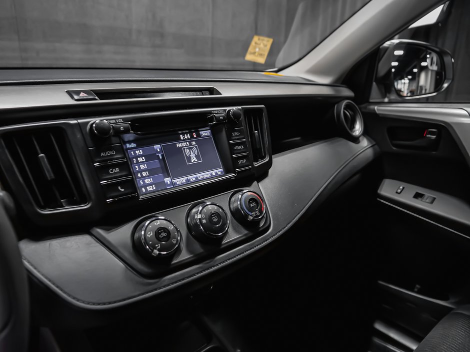 2017 Toyota RAV4 LE-9