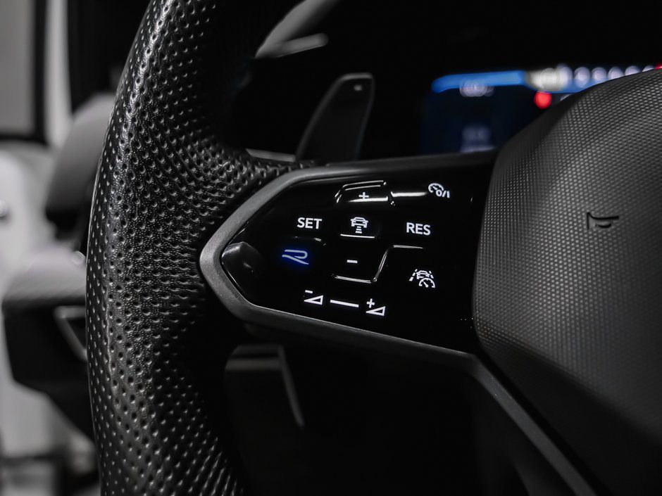 Volkswagen Golf R SPORT SIÈGES VENTILÉS VOLANT CHAUFFANT 2023-16