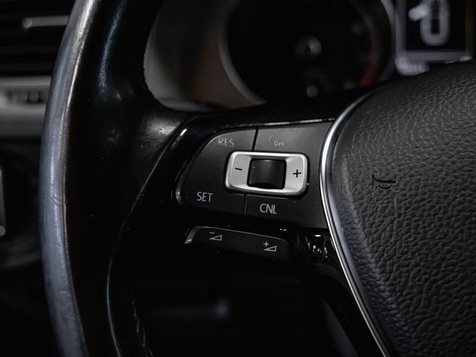 Volkswagen Golf TSI 2 SET DE PNEUS SIÈGES CHAUFFANT 2016-13