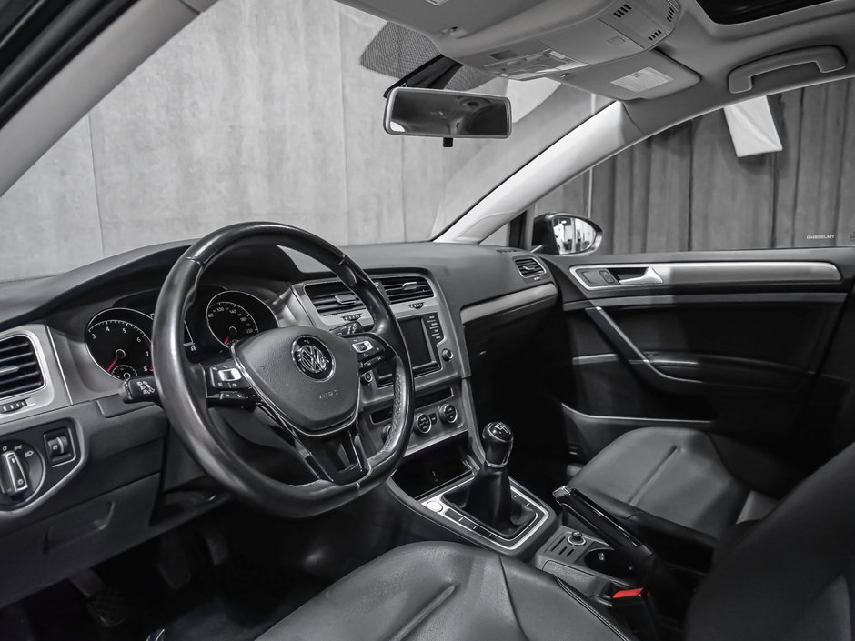 Volkswagen Golf  2017-5