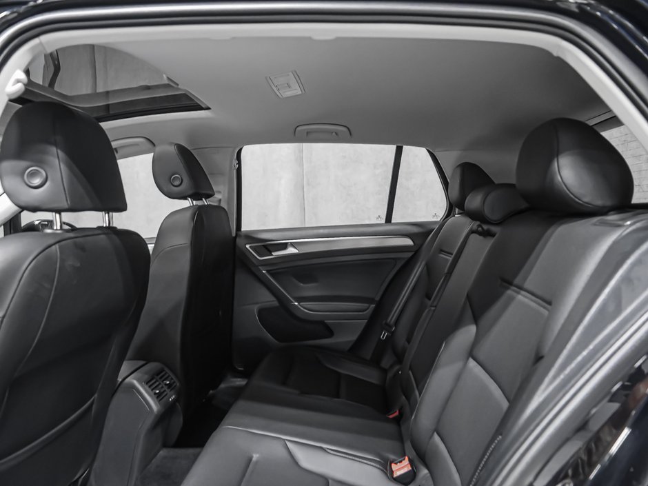 Volkswagen Golf  2017-14
