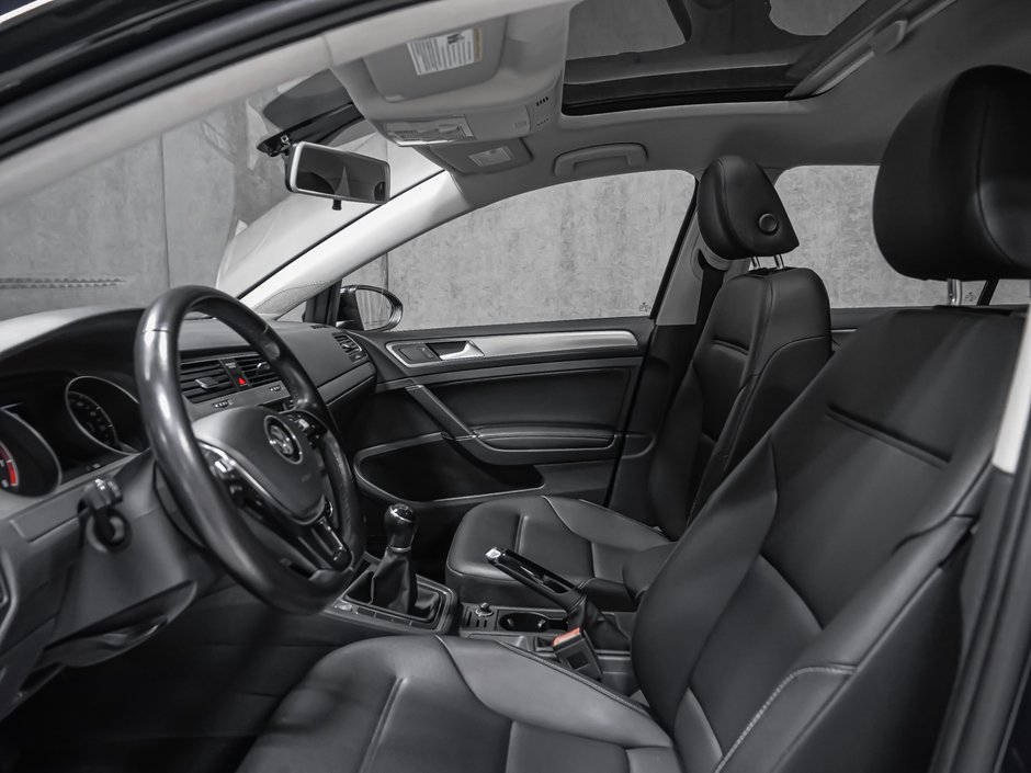 Volkswagen Golf  2017-13