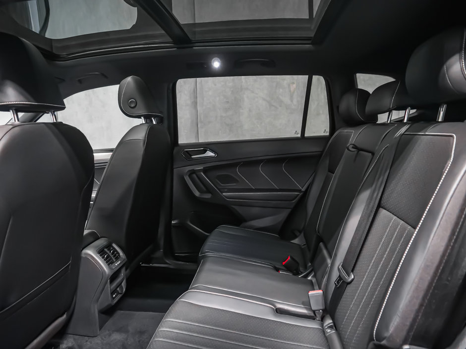 Volkswagen Tiguan Comfortline R-Line Black Edition 2022-16