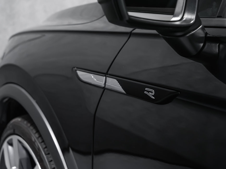 Volkswagen Tiguan Comfortline R-Line Black Edition 2022-6