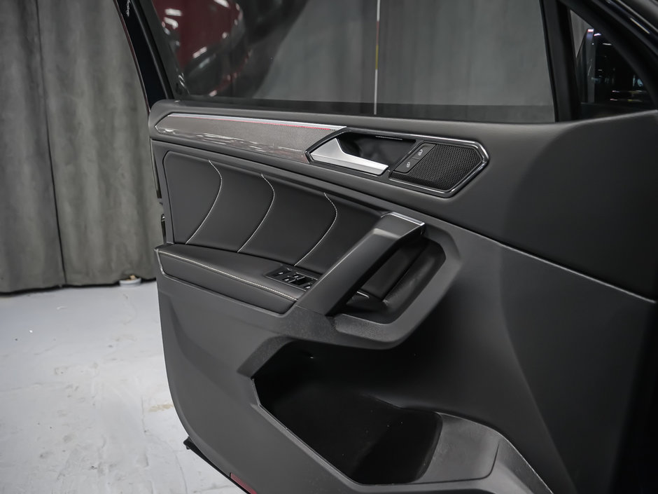 Volkswagen Tiguan Comfortline R-Line Black Edition 2022-10