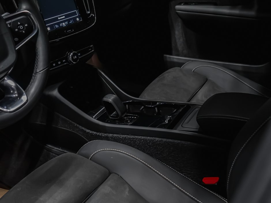 Volvo C40 Recharge Pure Electric ULTIMATE 2022-7