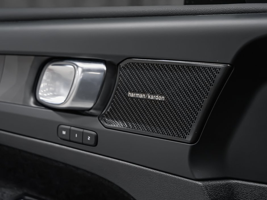 Volvo C40 Recharge Pure Electric ULTIMATE 2023-10