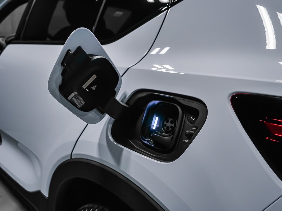 2025 Volvo EC40 TWIN Ultra-9