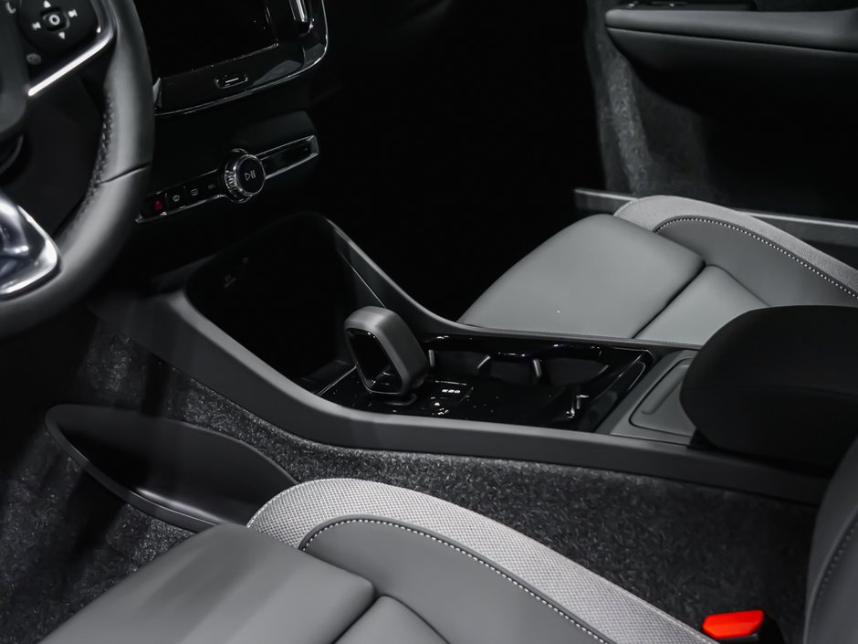 2025 Volvo EC40 TWIN Plus-7