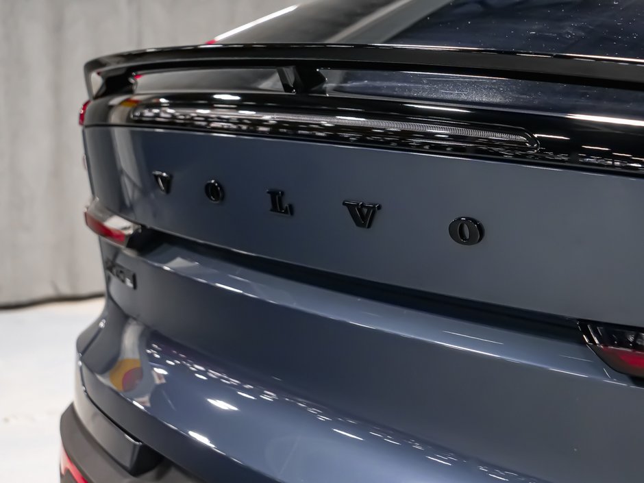 2026 Volvo EC40 Twin Motor, Ultra Black Edition-7