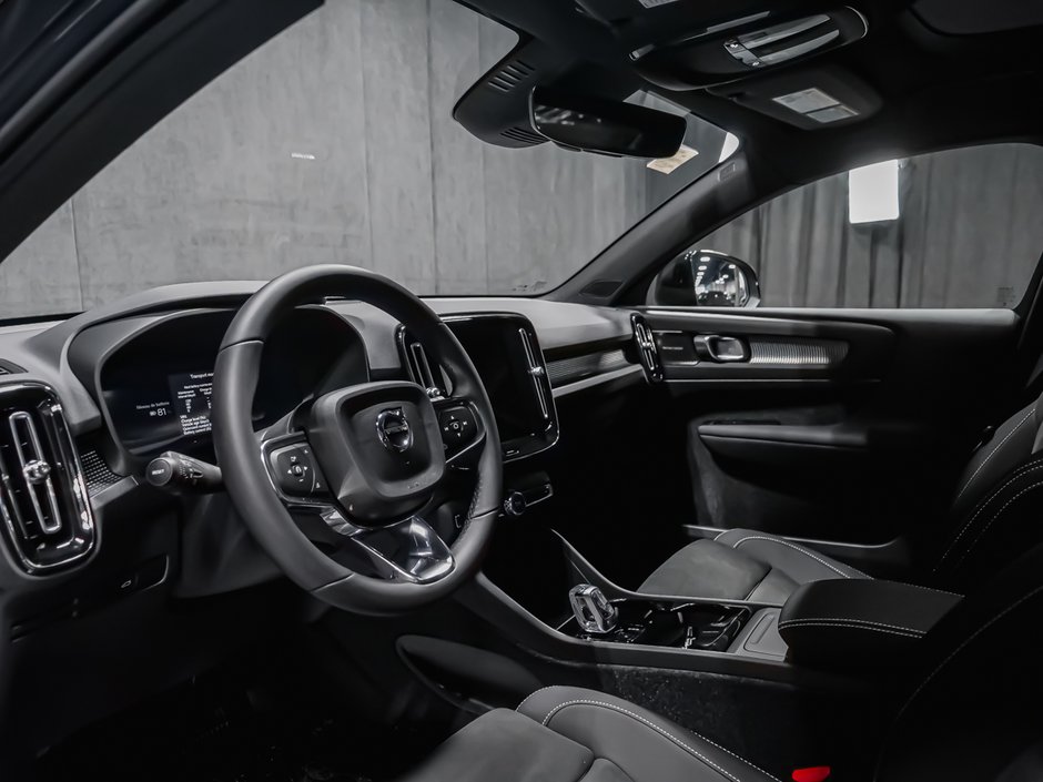 2026 Volvo EC40 Twin Motor, Ultra Black Edition-7