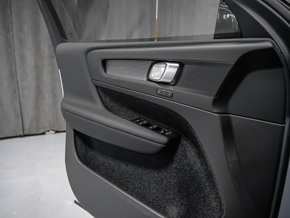 2026 Volvo EC40 Twin Motor, Core-9