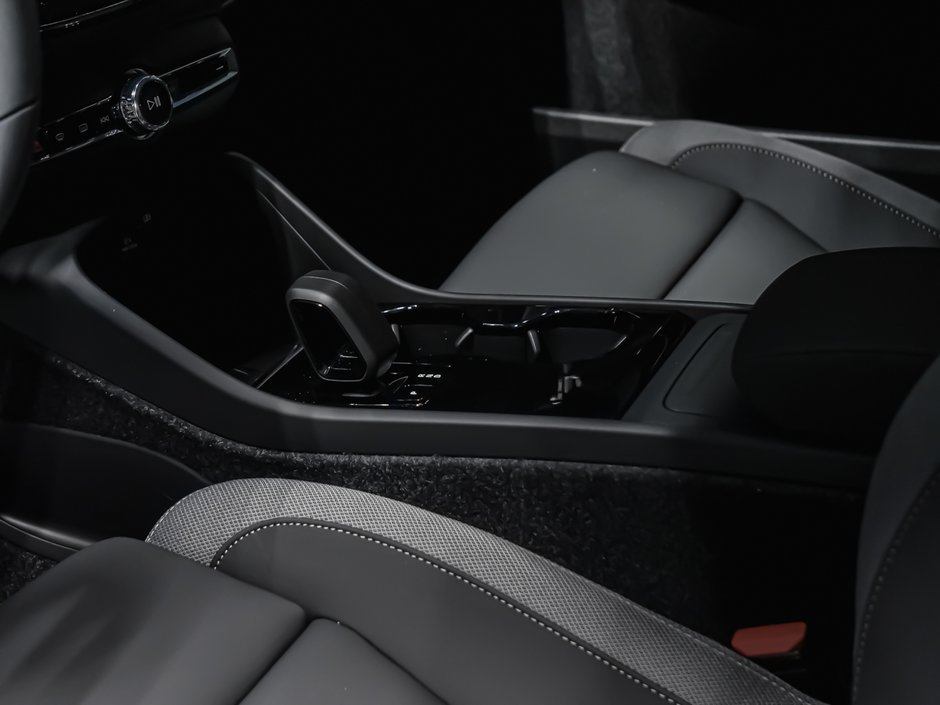 2026 Volvo EC40 Twin Motor, Core-7