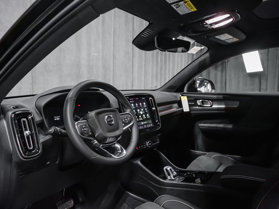 2026 Volvo EC40 Twin Motor, Ultra Black Edition-7