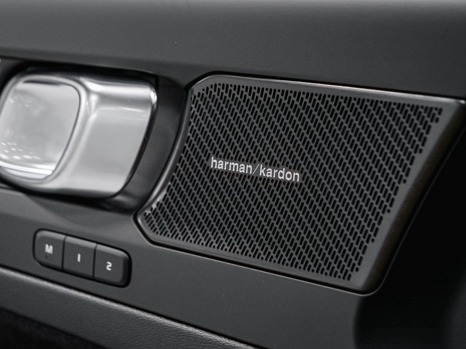 2026 Volvo EC40 Twin Motor, Ultra Black Edition-9