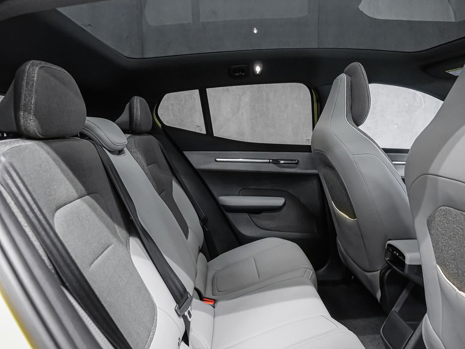 2025 Volvo EX30 PLUS-30