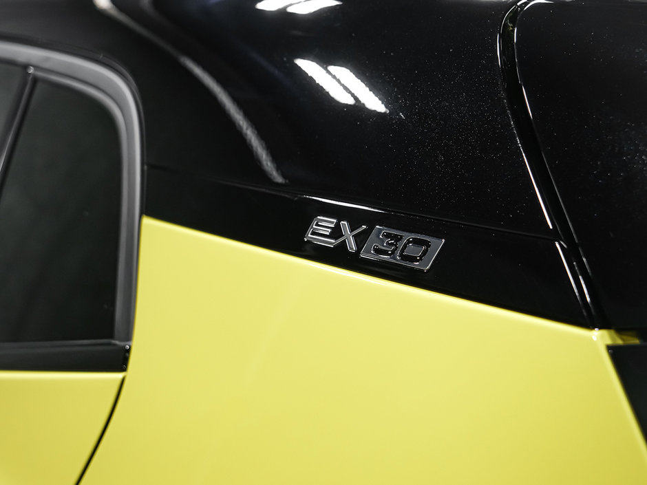 2025 Volvo EX30 PLUS-13