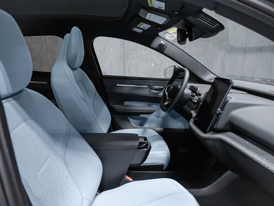 2025 Volvo EX30 TWIN Ultra-16