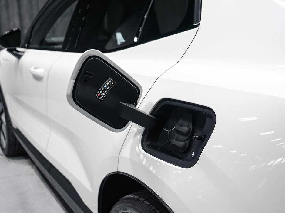 2025 Volvo EX30 TWIN Ultra-26