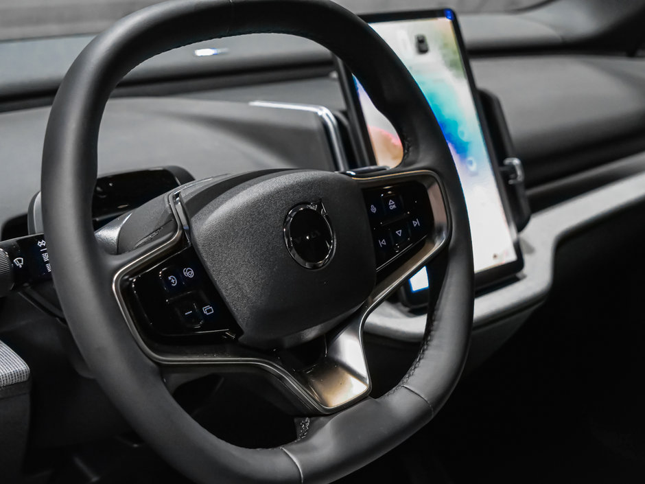 2025 Volvo EX30 TWIN Plus-13