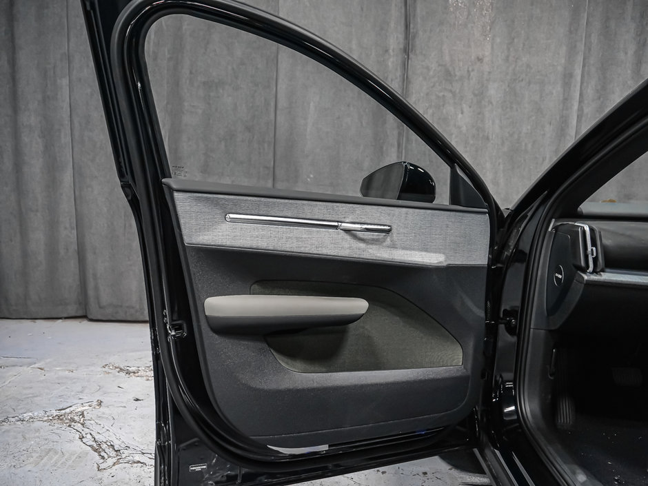 2025 Volvo EX30 TWIN Plus-17